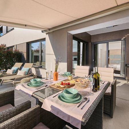Brand New 1 Bedroom Apartment With Backyard Near The Beach! Porec Luaran gambar