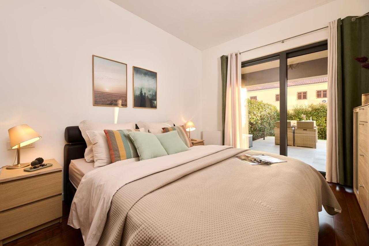 Brand New 1 Bedroom Apartment With Backyard Near The Beach! Porec Luaran gambar